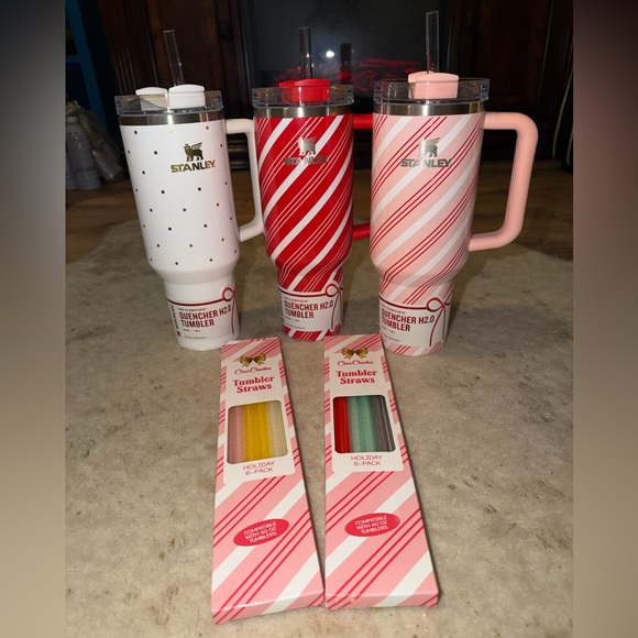 3 Holiday Stanley Christmas 40 oz tumbler set with holiday 6 pack straws NEW - Picture 4 of 7
